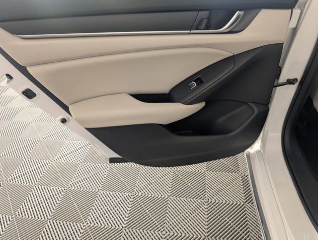 Used 2019 Honda Accord EX image 27