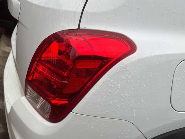 Used 2022 Chevrolet Trax LS w/ Tint and Cruise Package image 12