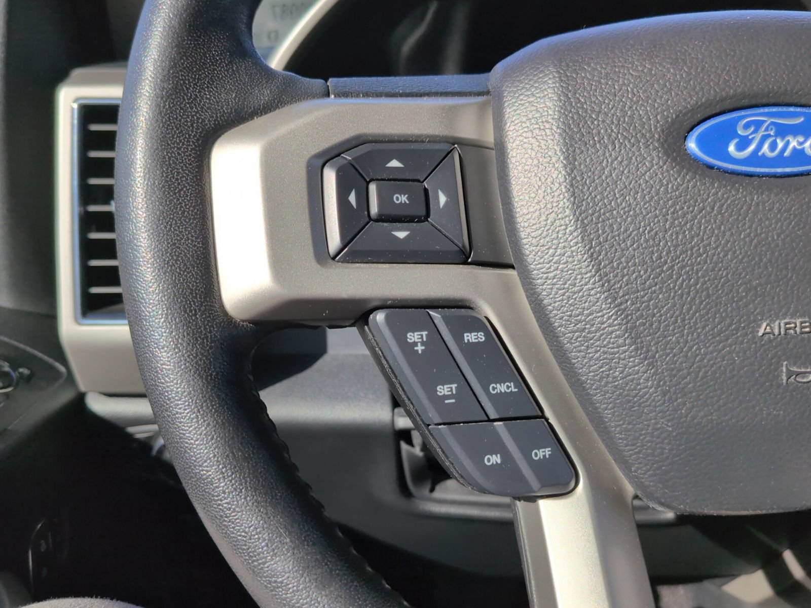 Used 2019 Ford F150 Lariat AWD/4WD image 18
