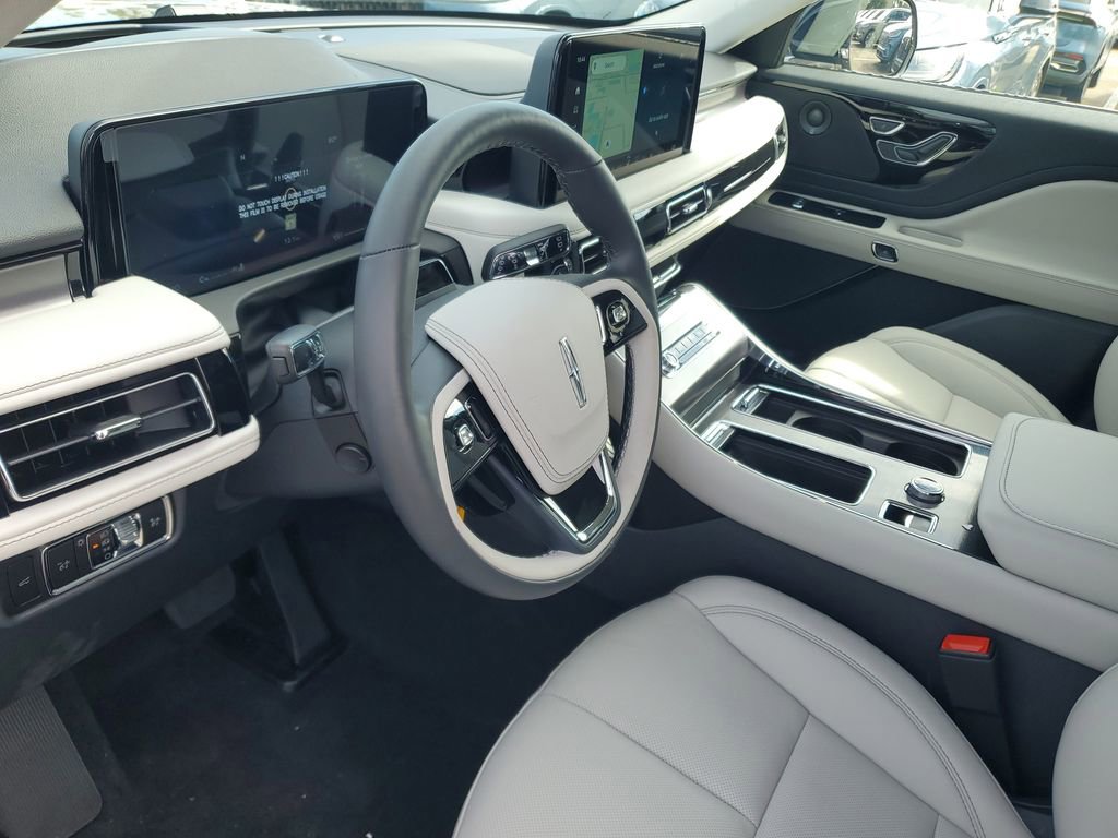 New 2025 Lincoln Aviator 2WD w/ Equipment Group 101A image 21