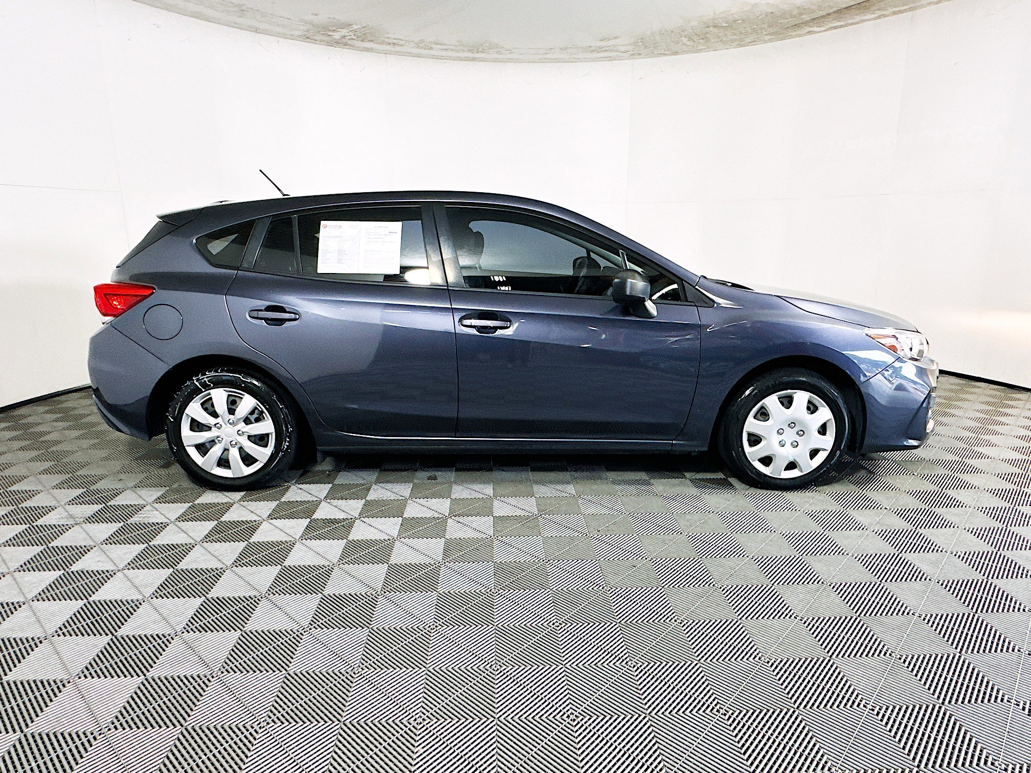 Used 2017 Subaru Impreza 2.0i AWD/4WD image 2