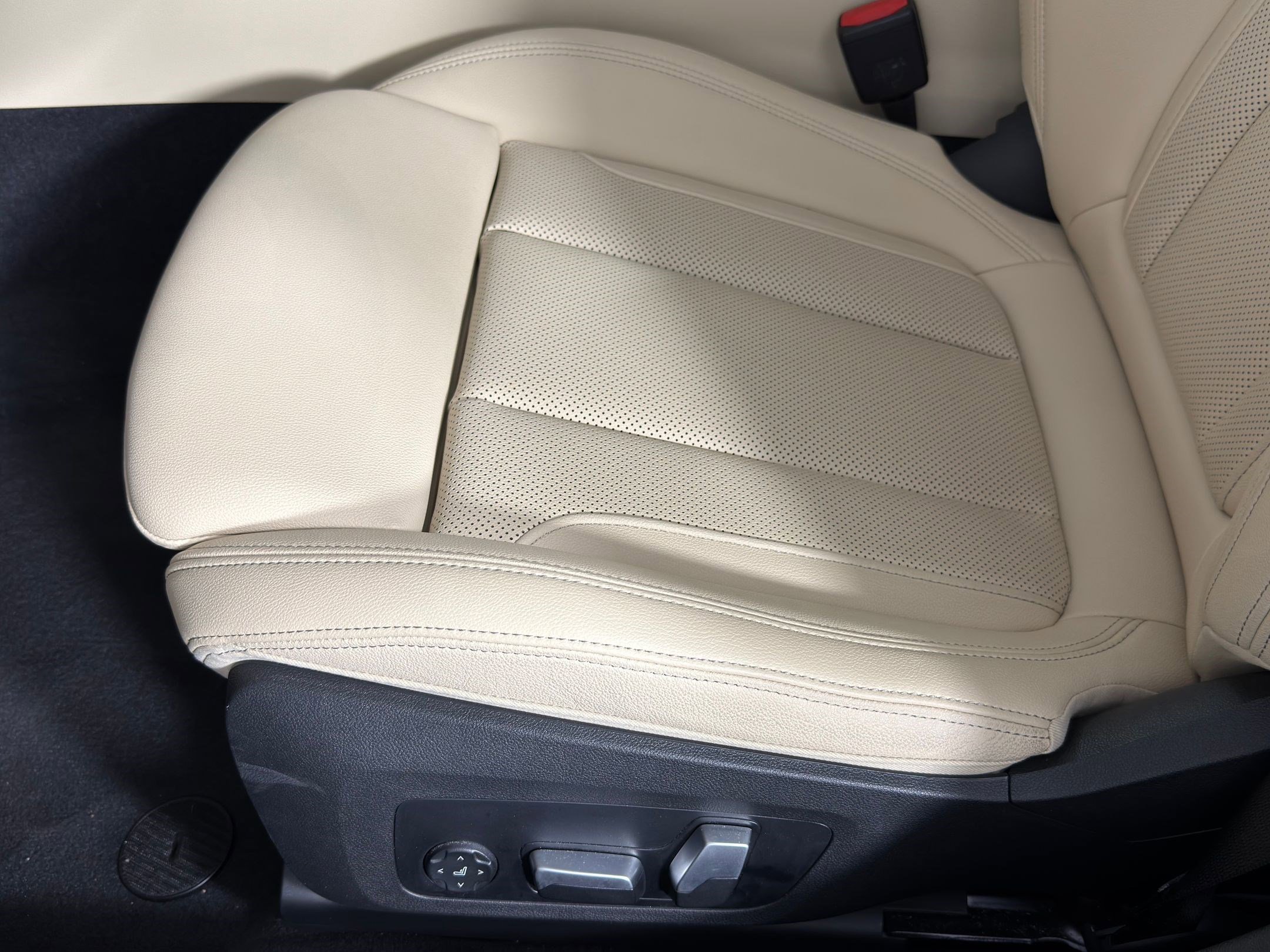 Certified 2023 BMW i4 M50 w/ Premium Package image 12