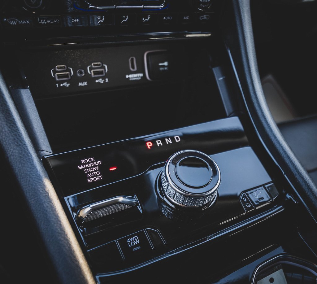 Used 2022 Jeep Grand Cherokee Limited 4xe image 23