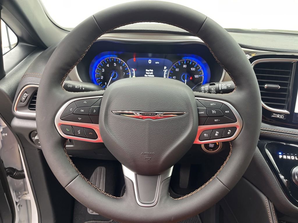 New 2026 Chrysler Pacifica Pinnacle image 17