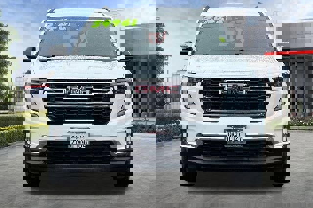 Used 2024 GMC Acadia Elevation image 10