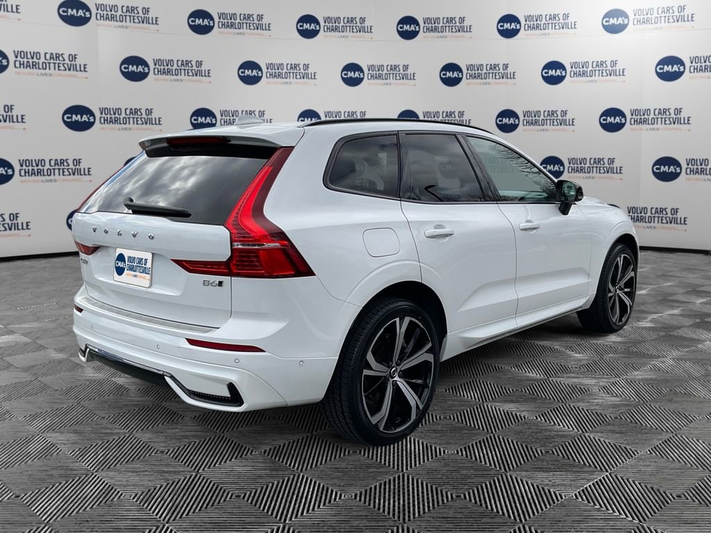 Certified 2023 Volvo XC60 B6 Ultimate w/ Protection Package Premier image 5