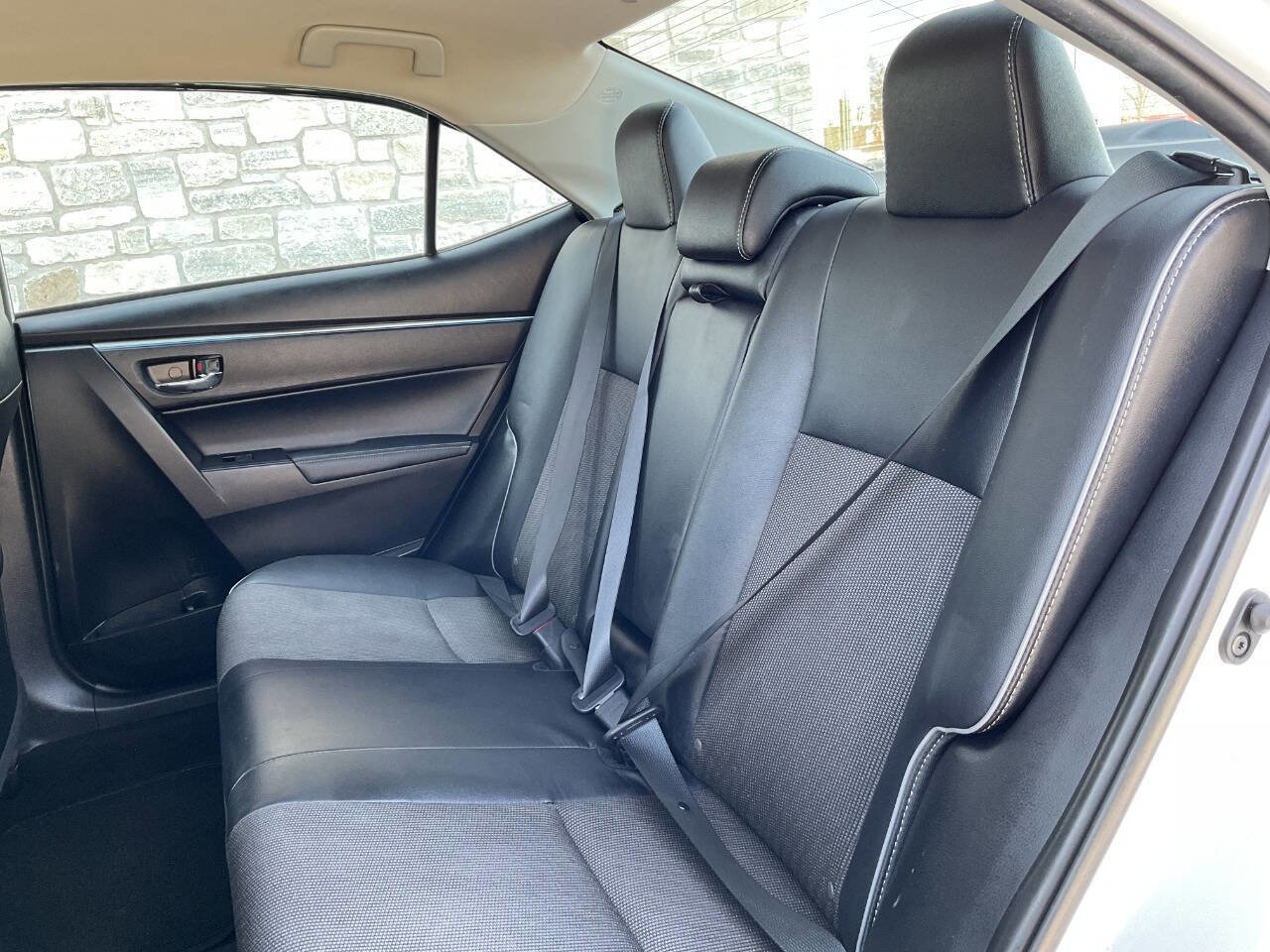 Used 2016 Toyota Corolla S image 29