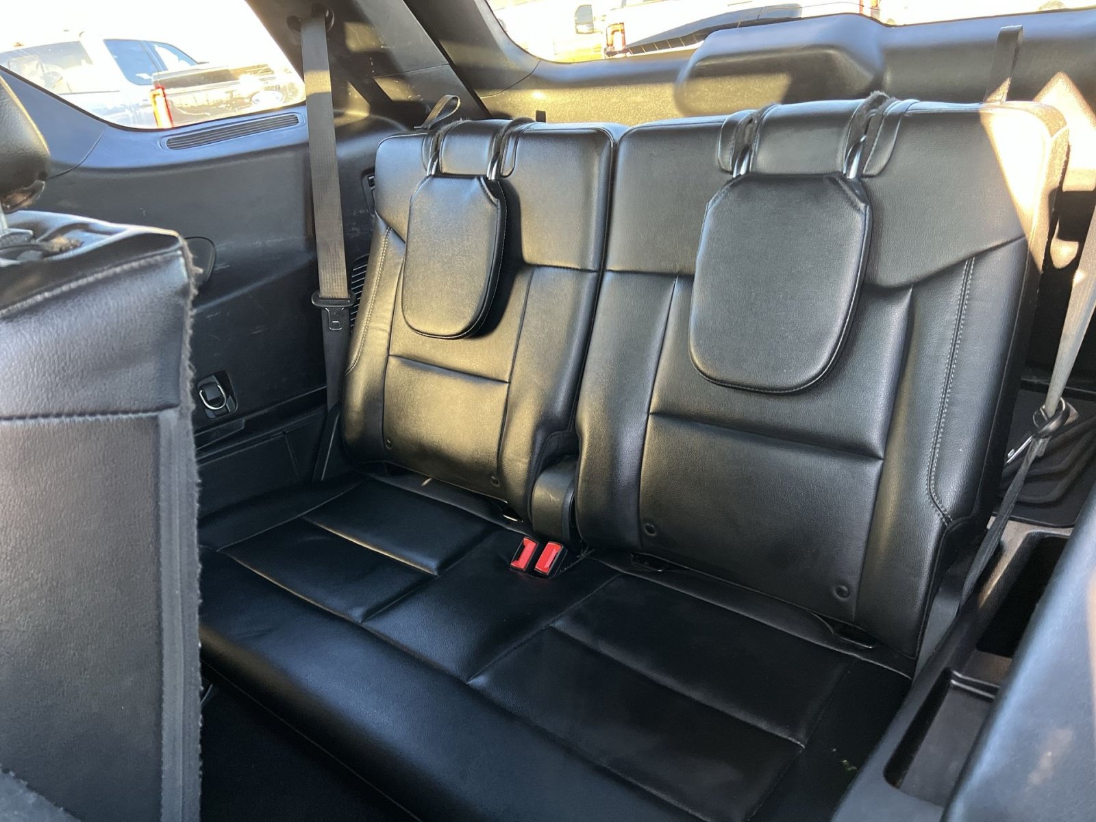 Used 2020 Ford Explorer XLT w/ Equipment Group 202A AWD/4WD image 34