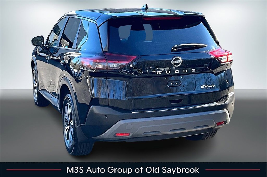 Used 2023 Nissan Rogue SV image 4