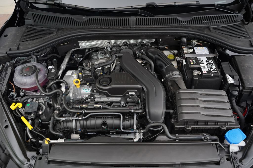 New 2026 Volkswagen Jetta SE FWD image 12