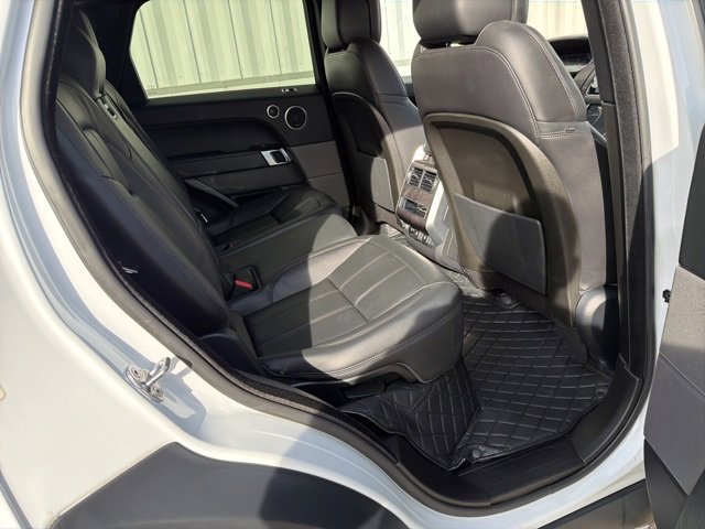 Used 2020 Land Rover Range Rover Sport SE image 32