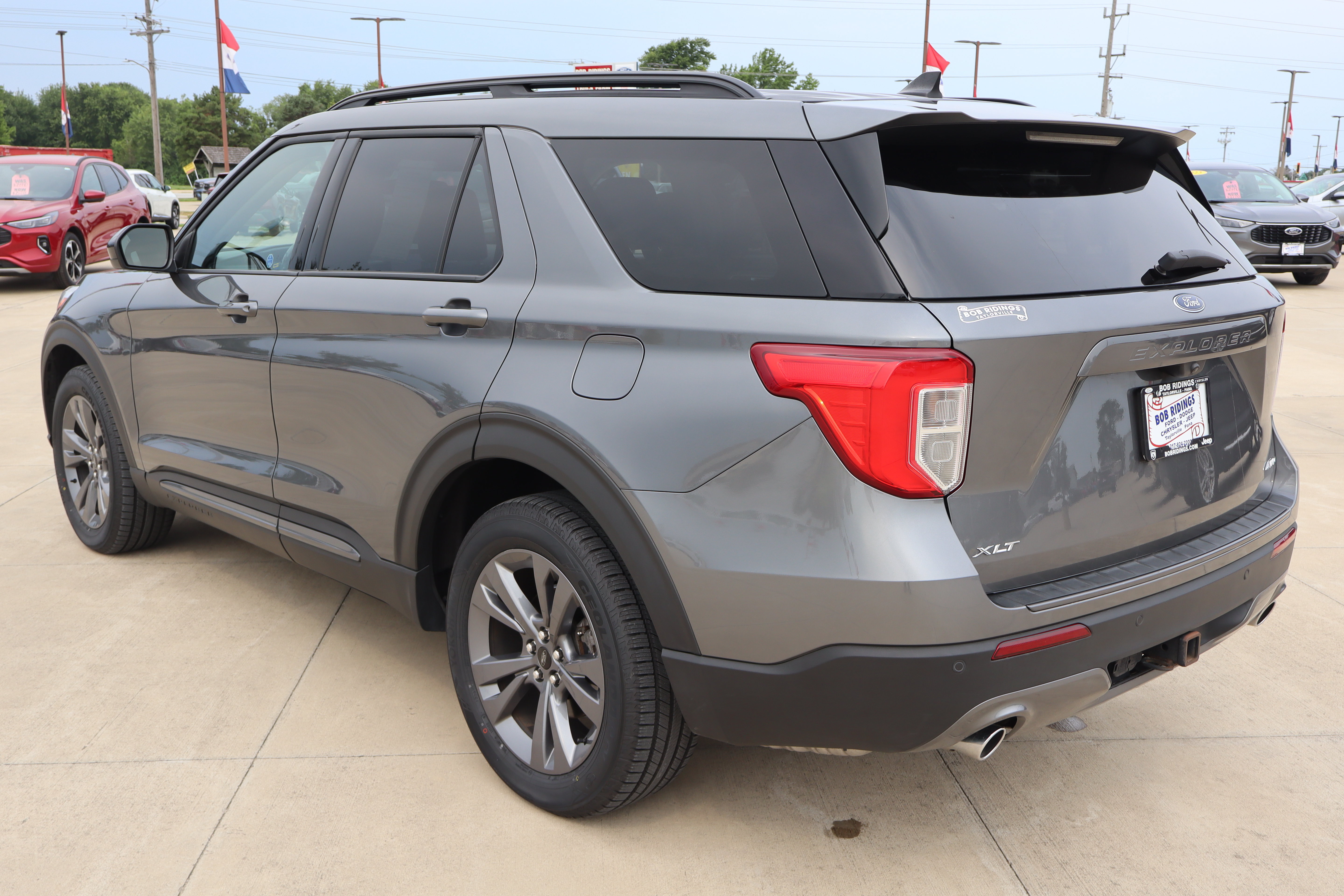 Used 2023 Ford Explorer XLT w/ Equipment Group 202A AWD/4WD image 7