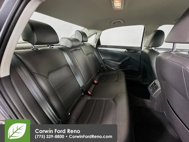 Used 2013 Volkswagen Passat 2.5 SE FWD image 24