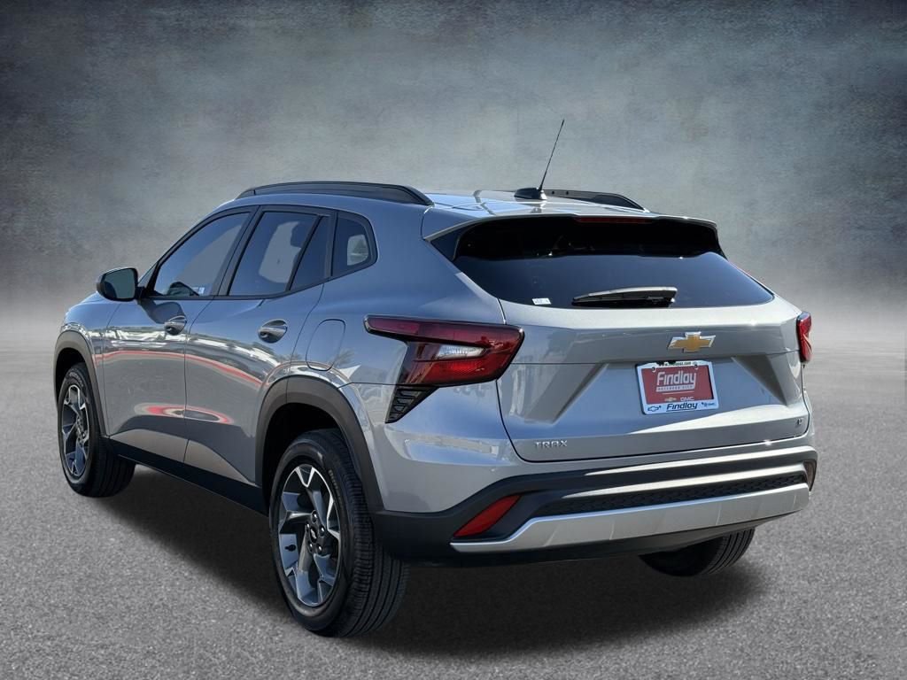 Certified 2025 Chevrolet Trax LT w/ LT Convenience Package image 7