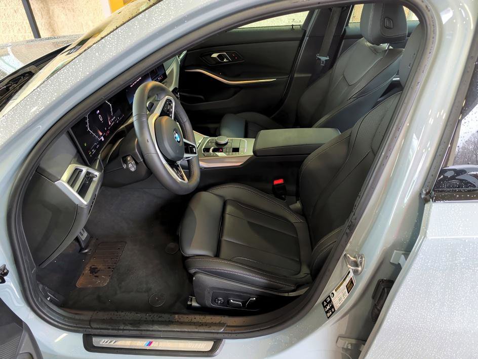 Used 2026 BMW 330i xDrive Sedan image 8