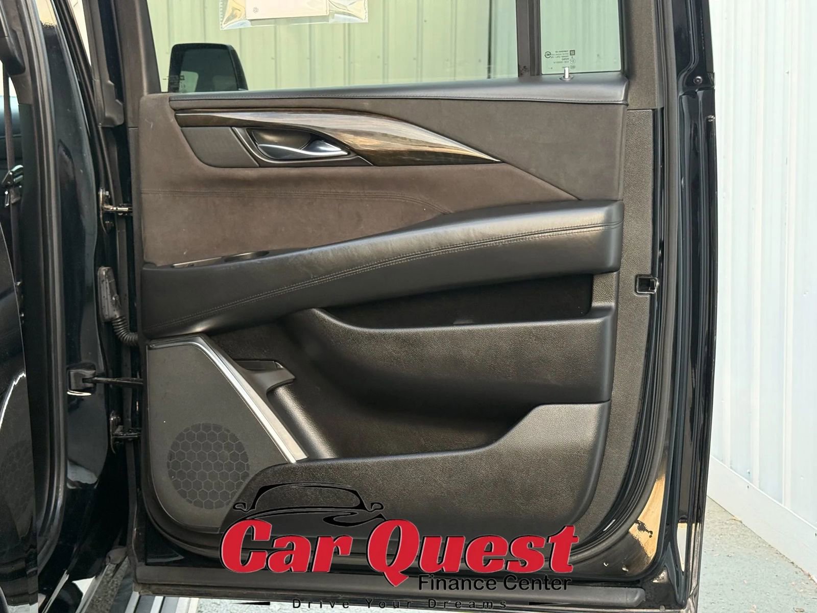 Used 2017 Cadillac Escalade ESV Platinum AWD/4WD image 20