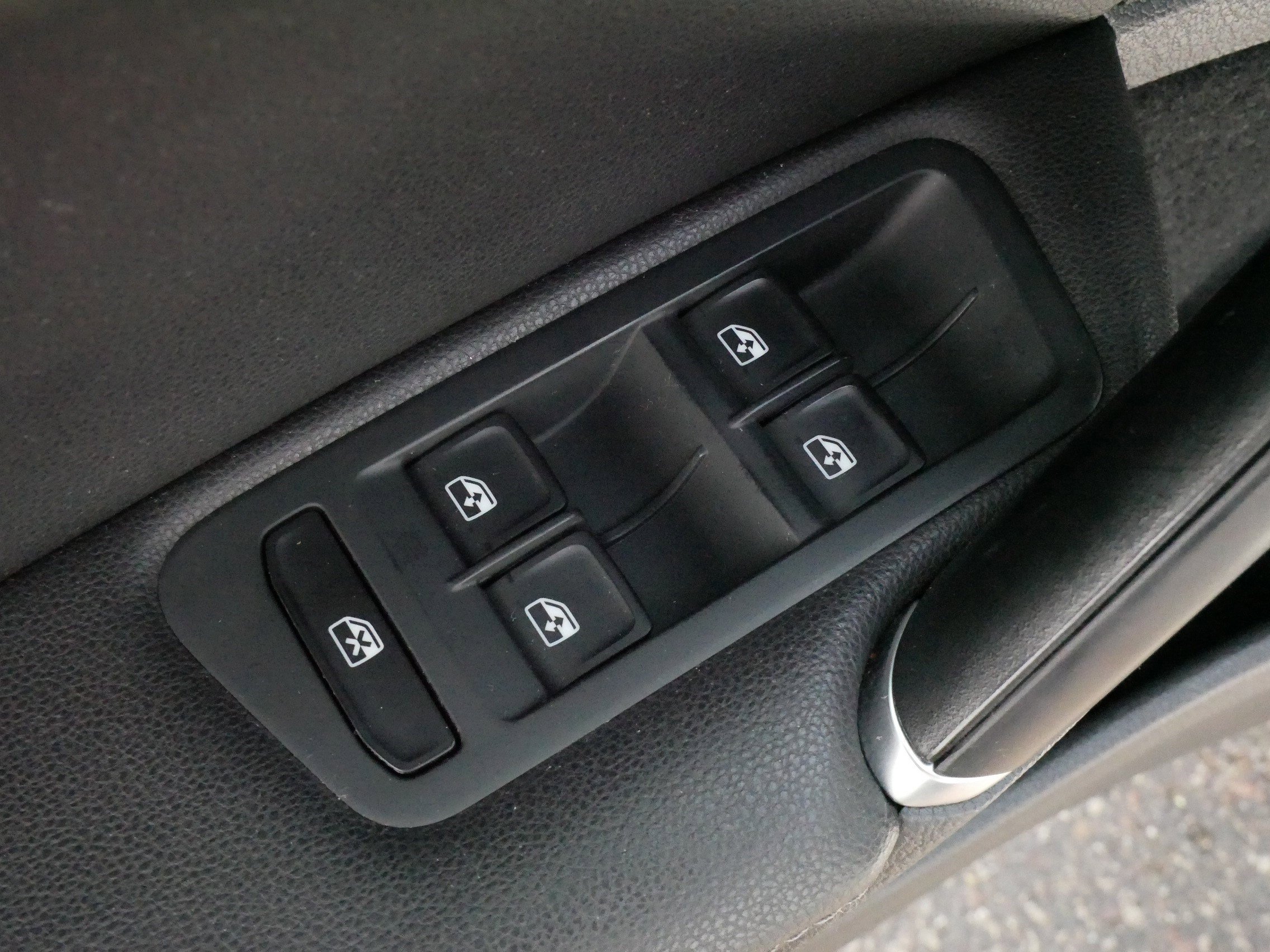 Used 2016 Volkswagen Golf SE w/ Lighting Package FWD image 19