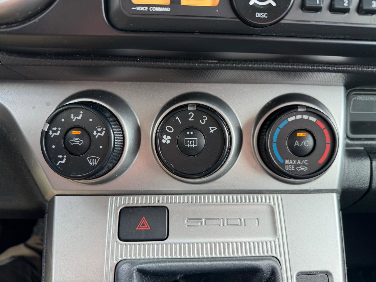 Used 2012 Scion xB FWD image 32