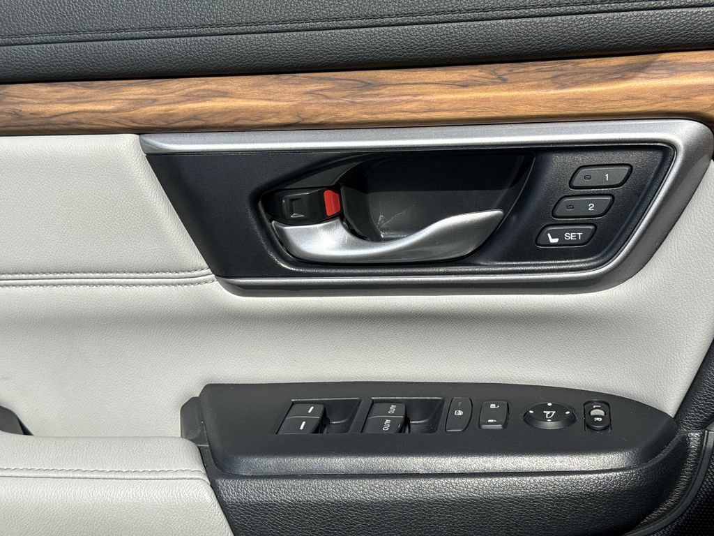 Used 2018 Honda CR-V Touring image 15