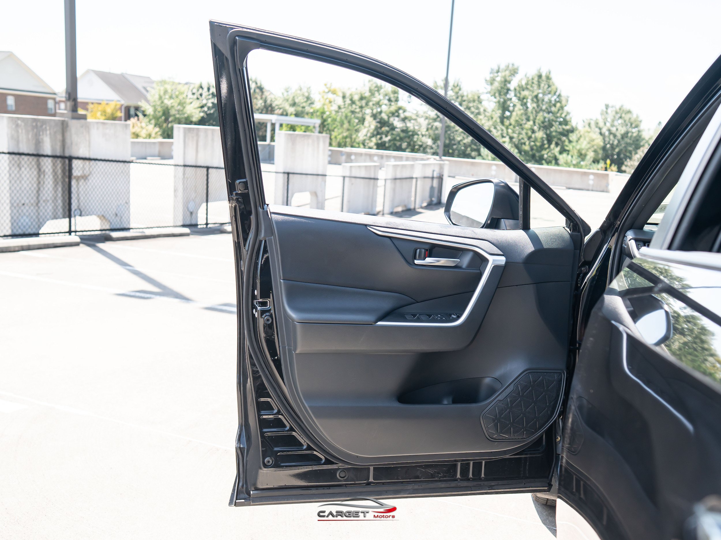 Used 2023 Toyota RAV4 SE w/ Weather & Moonroof Package AWD/4WD image 39