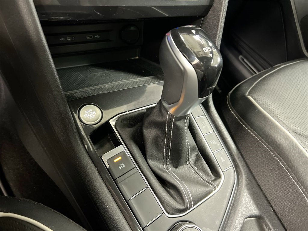 Used 2022 Volkswagen Tiguan SEL R-Line image 17