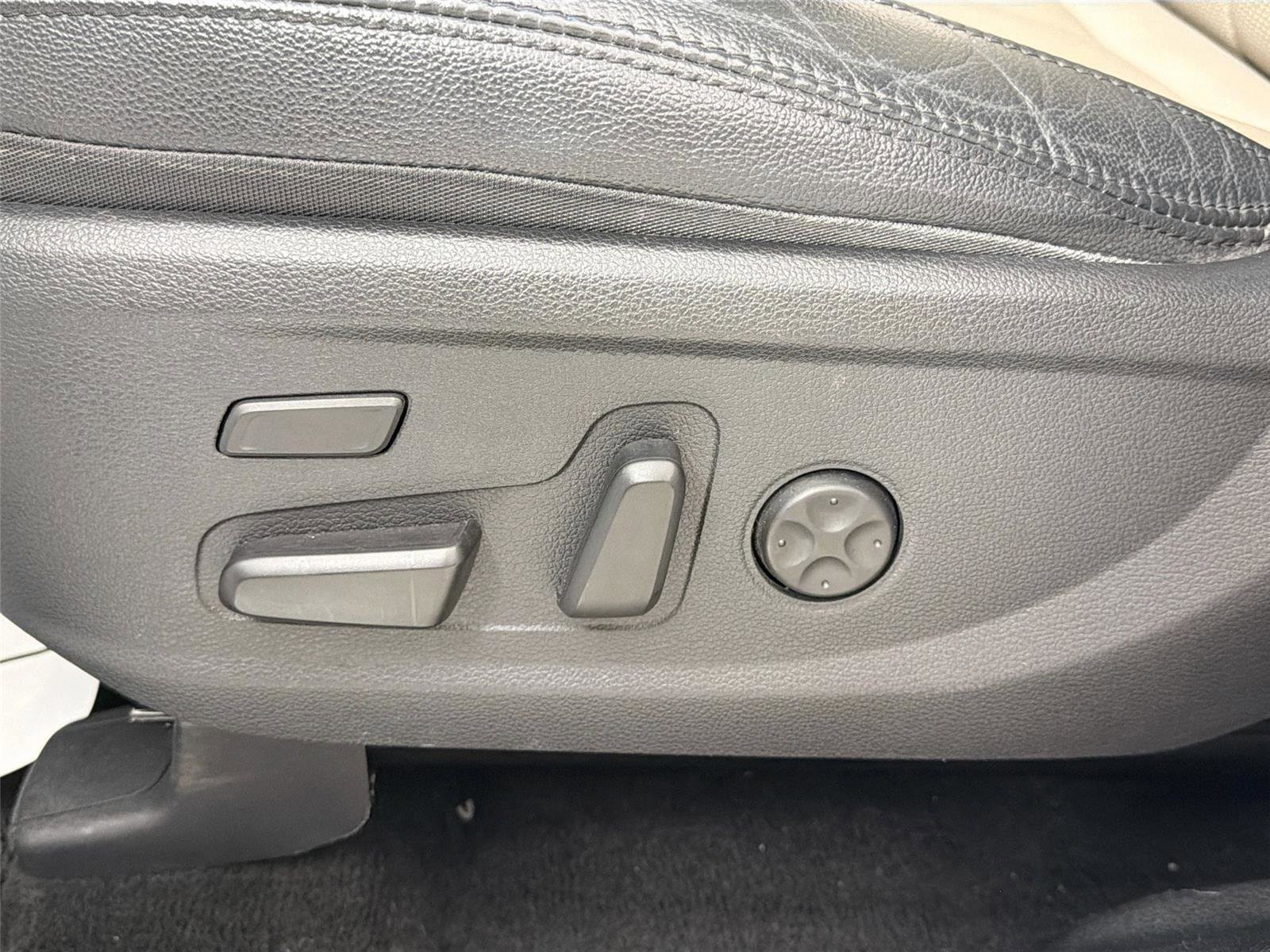 Used 2019 Hyundai Santa Fe FWD image 17
