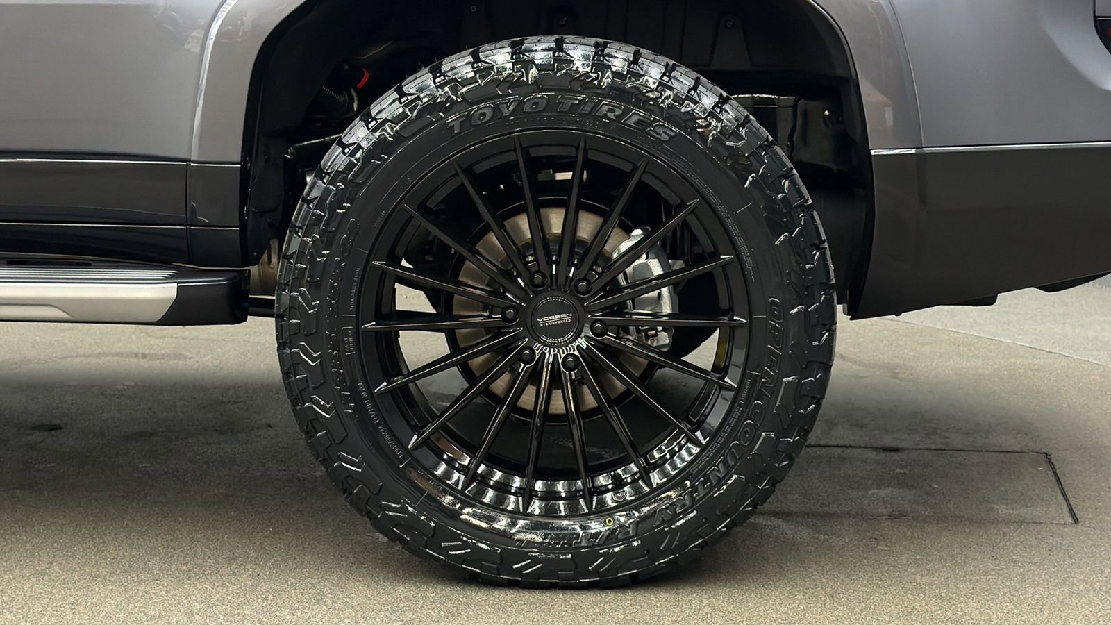 Used 2026 Lexus GX 550 w/ Accessory Package (2T) image 12