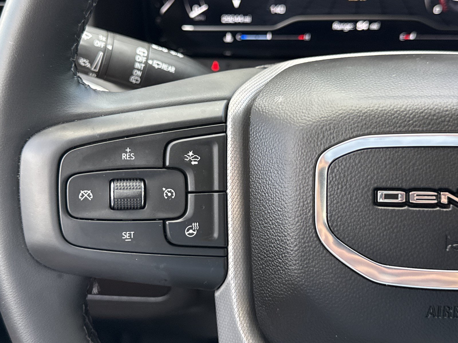 Used 2024 GMC Yukon Denali AWD/4WD image 26