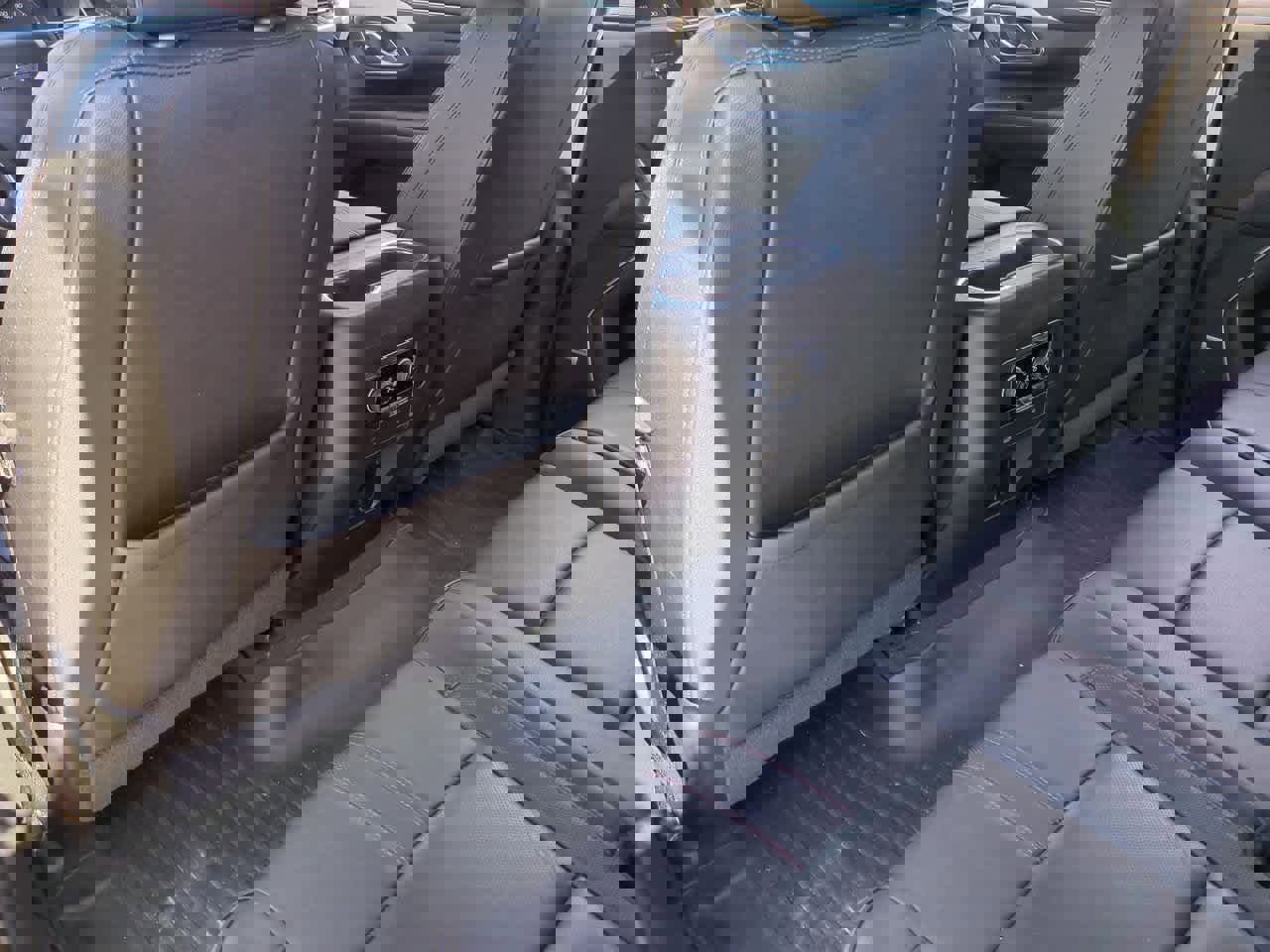 Used 2021 Chevrolet Suburban RST image 19