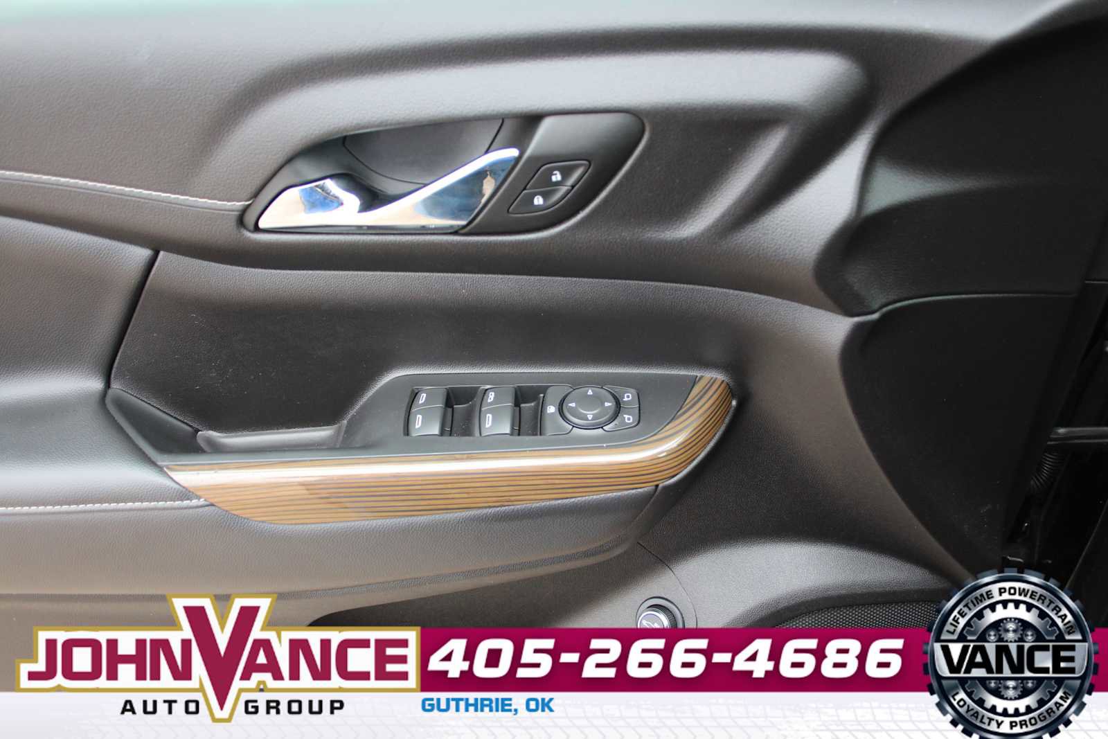 Used 2023 GMC Acadia SLE w/ Driver Convenience Package image 30