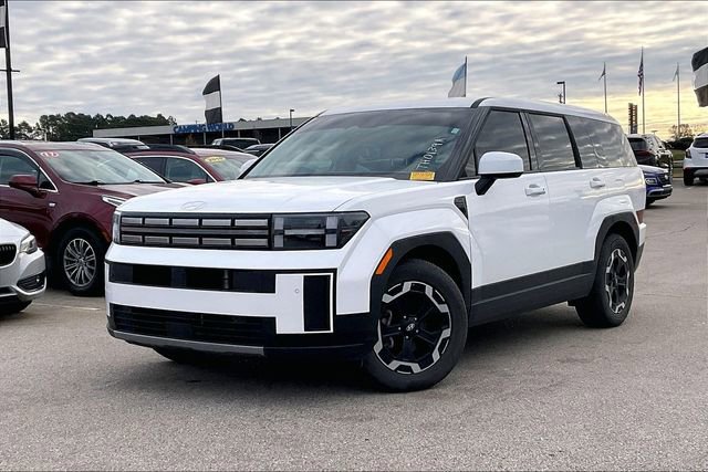 Used 2025 Hyundai Santa Fe SE image 2