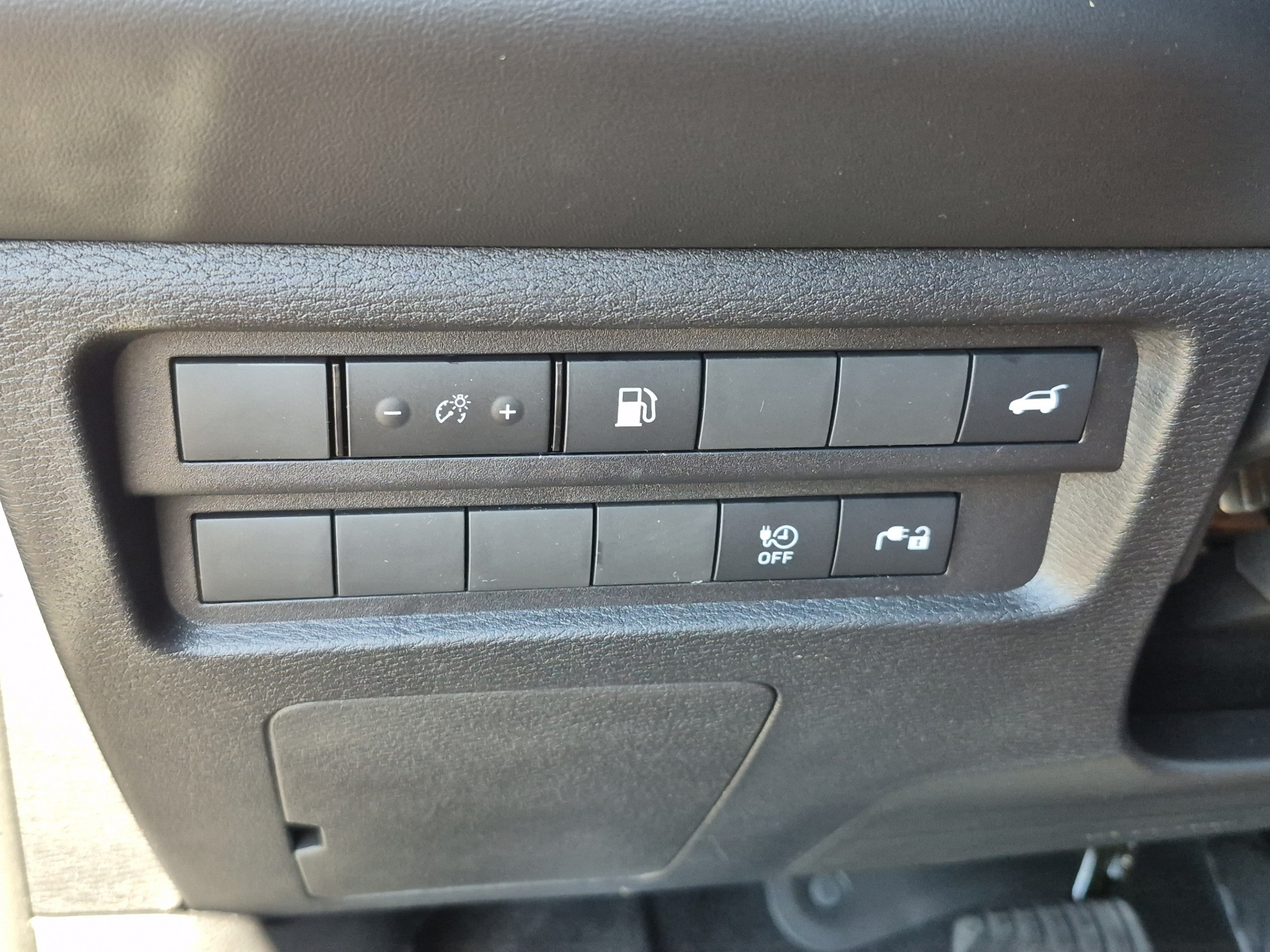 New 2026 Nissan Rogue SL w/ Family Package AWD/4WD image 29