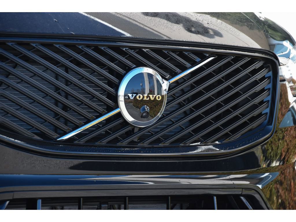 New 2026 Volvo XC60 B5 Plus w/ Protection Package Premier image 10