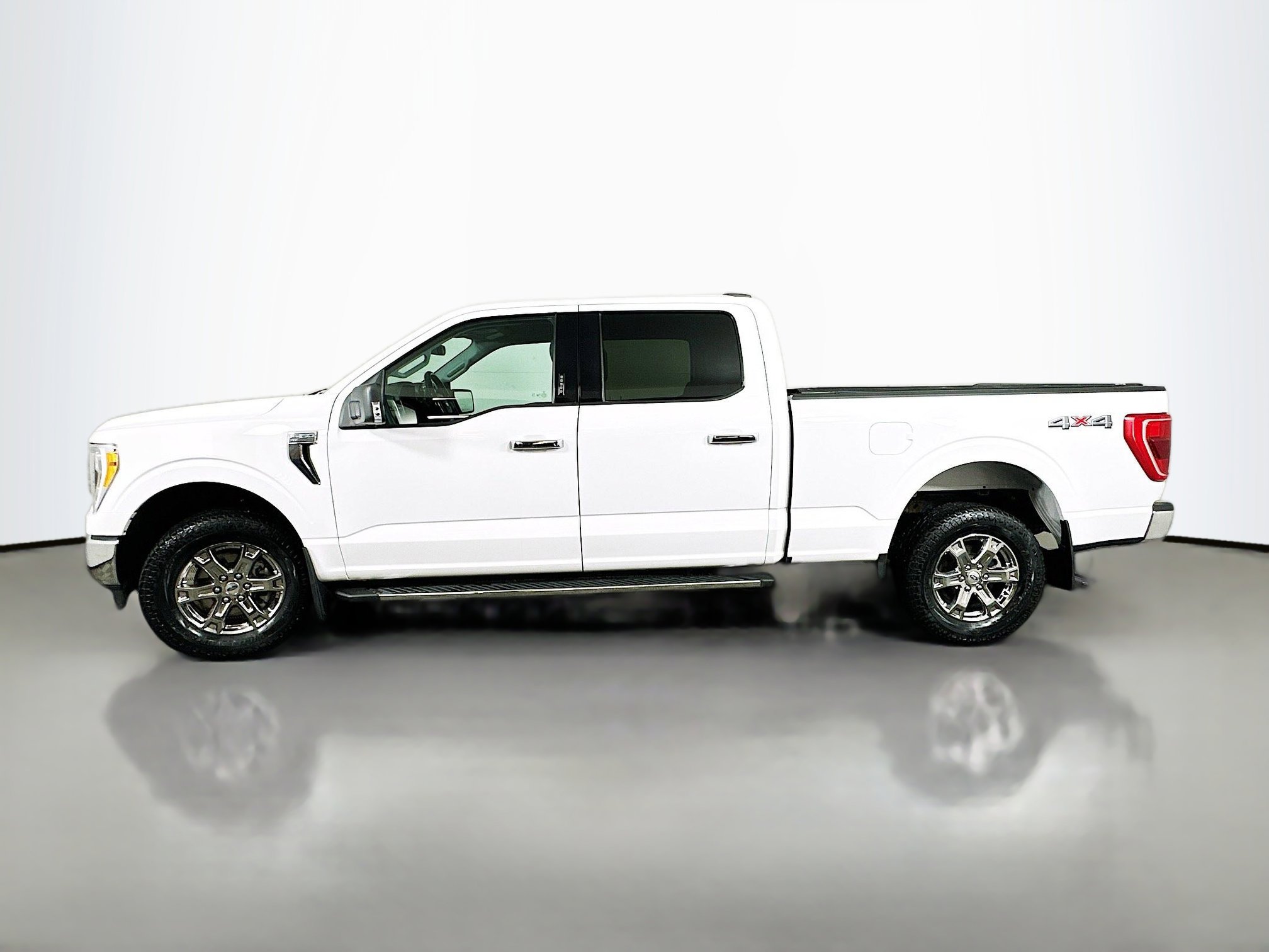Used 2021 Ford F150 XLT w/ Equipment Group 302A High AWD/4WD image 4