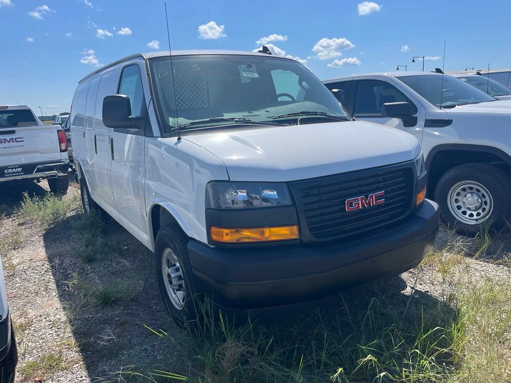 New 2025 GMC Savana 2500 w/ Driver Convenience Package RWD image 4