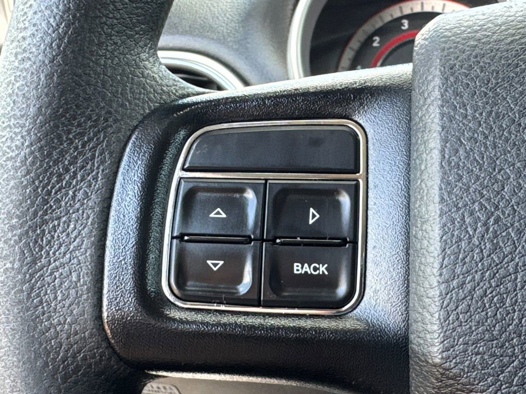 Used 2019 Dodge Journey SE image 25