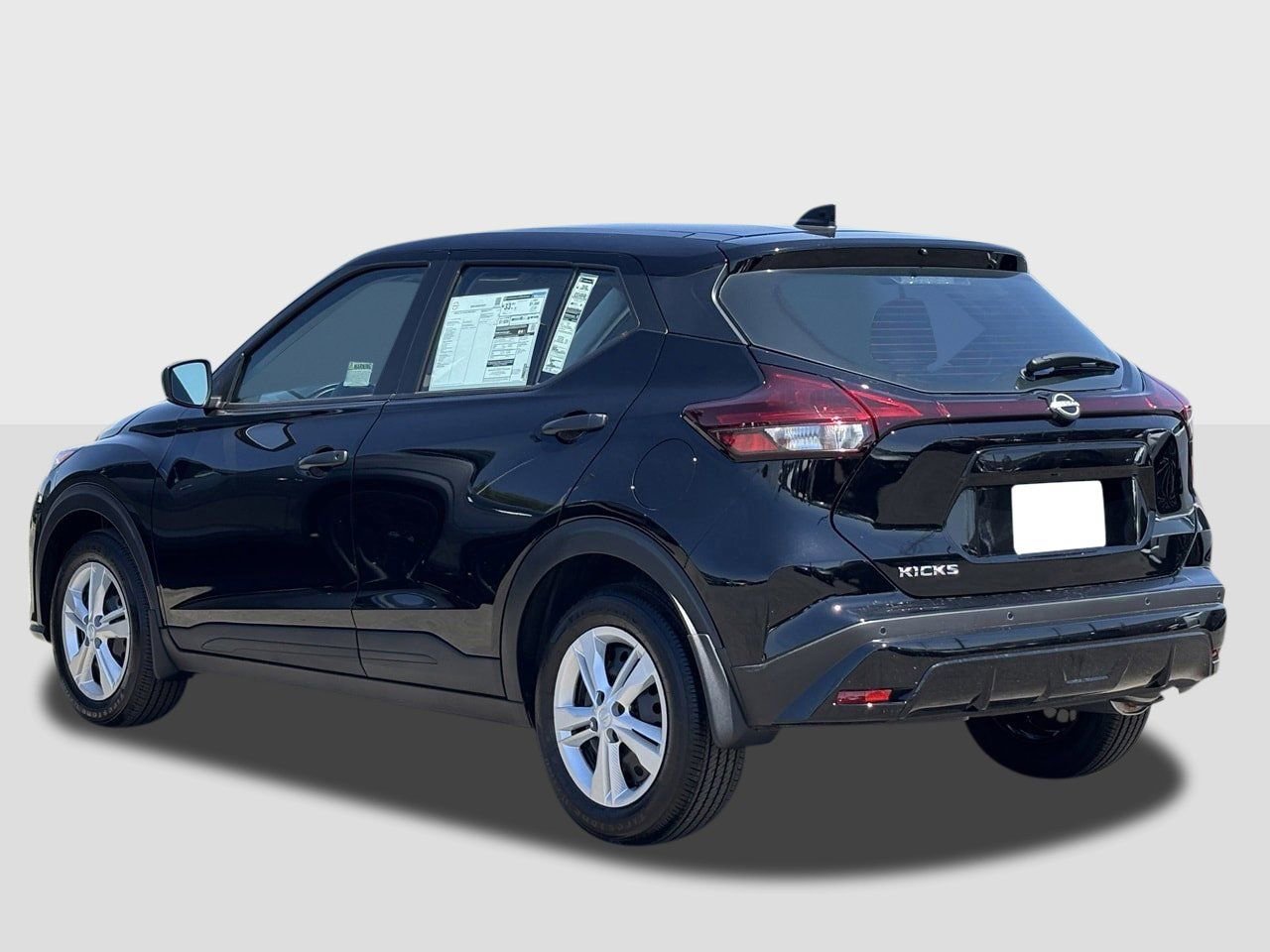 New 2025 Nissan Kicks Play S image 2