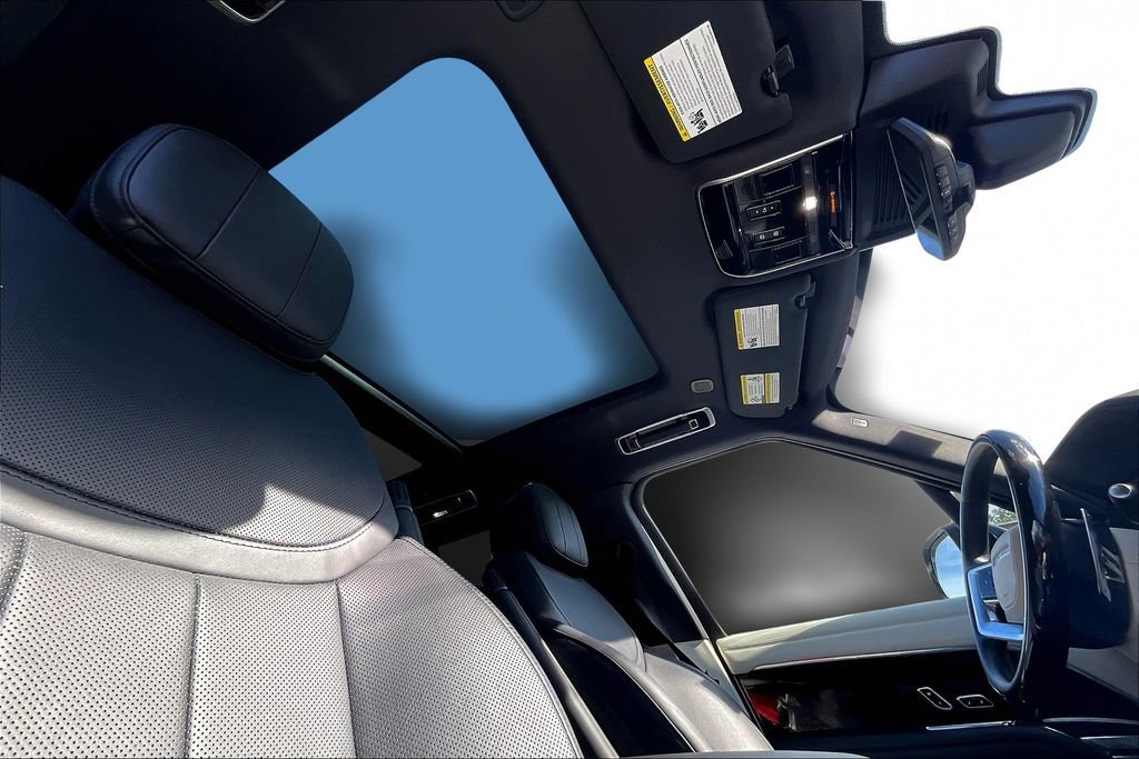 Used 2023 Land Rover Range Rover SE image 22