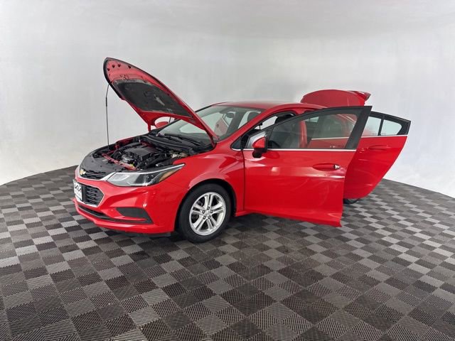Used 2018 Chevrolet Cruze LT image 12