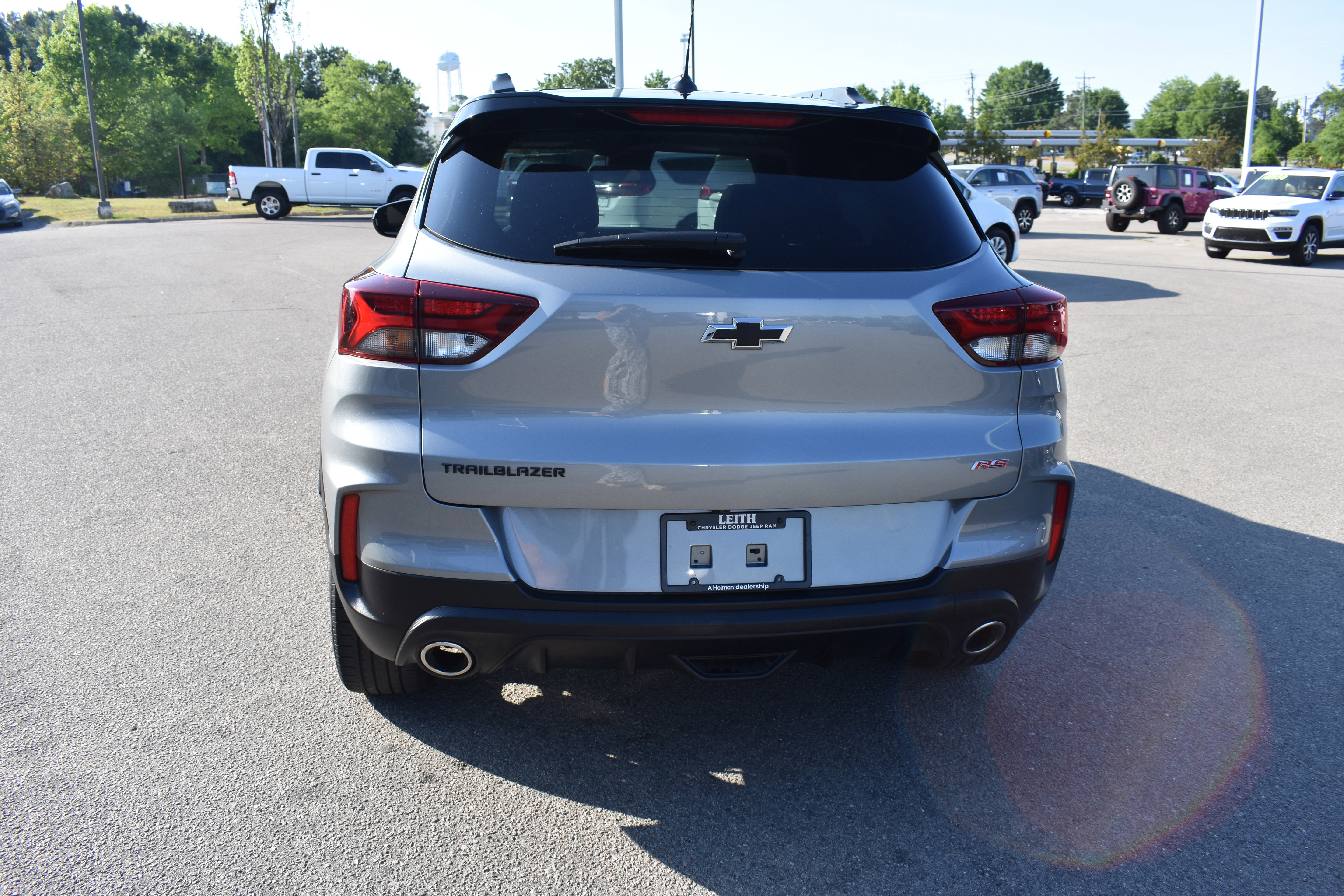 Used 2023 Chevrolet TrailBlazer RS w/ Sun and Liftgate Package FWD image 8