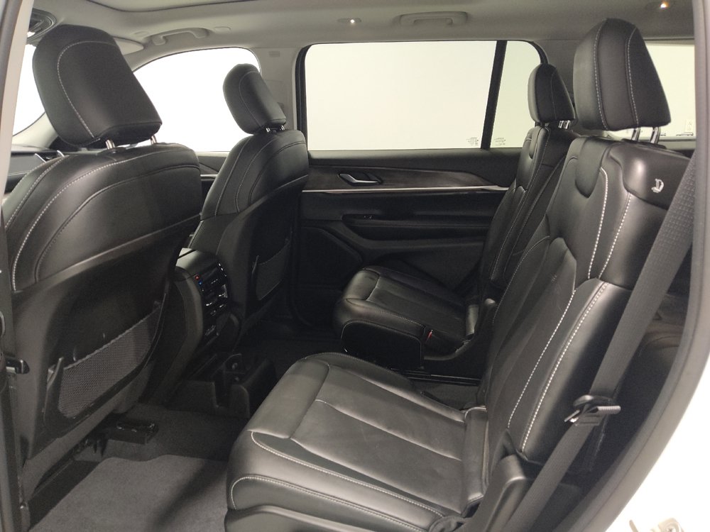 Used 2023 Jeep Grand Cherokee L Limited AWD/4WD image 18