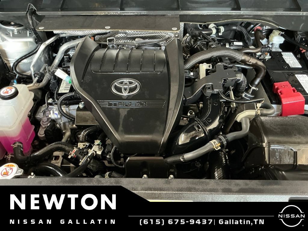 Used 2024 Toyota Highlander XLE AWD/4WD image 47