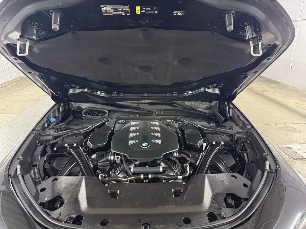 Used 2023 BMW 760i xDrive w/ Executive Package image 40