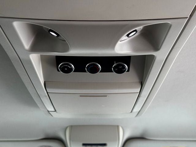 Used 2008 Chrysler Town & Country Touring w/ Flexible Seating Group FWD image 23