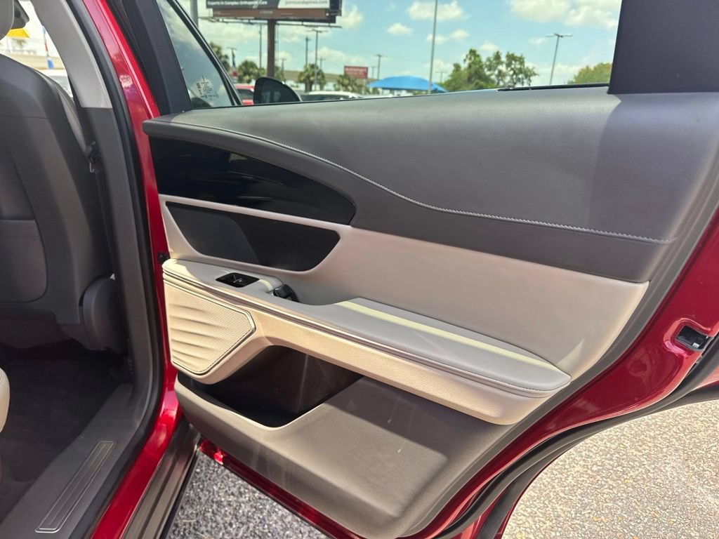 Certified 2024 Lincoln Nautilus Premier AWD/4WD image 22