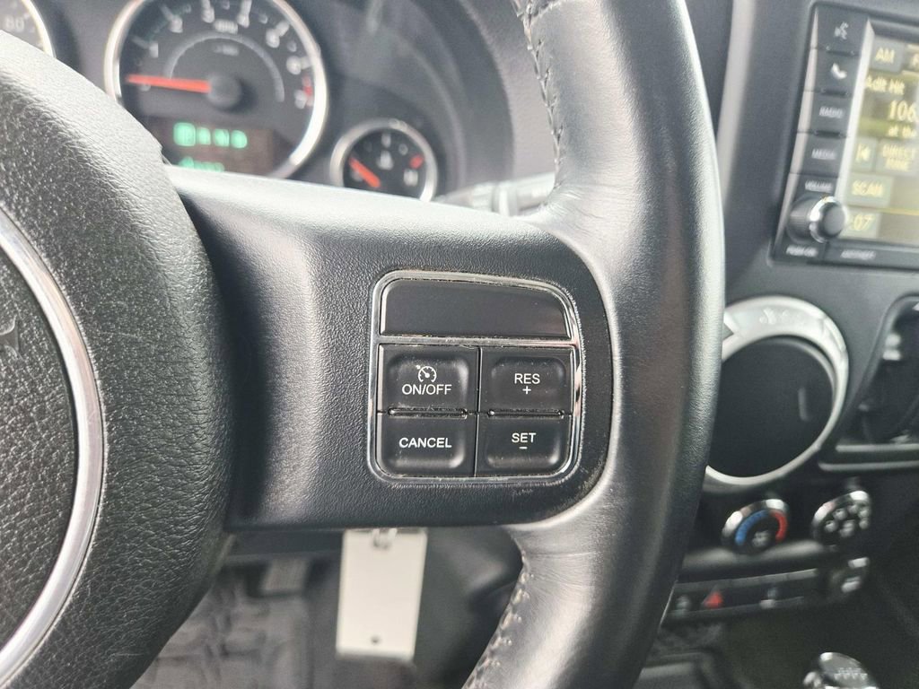 Used 2015 Jeep Wrangler Unlimited Sahara image 23