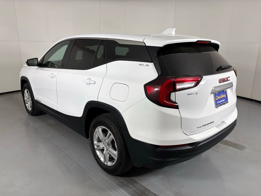 Used 2024 GMC Terrain SLE FWD image 7