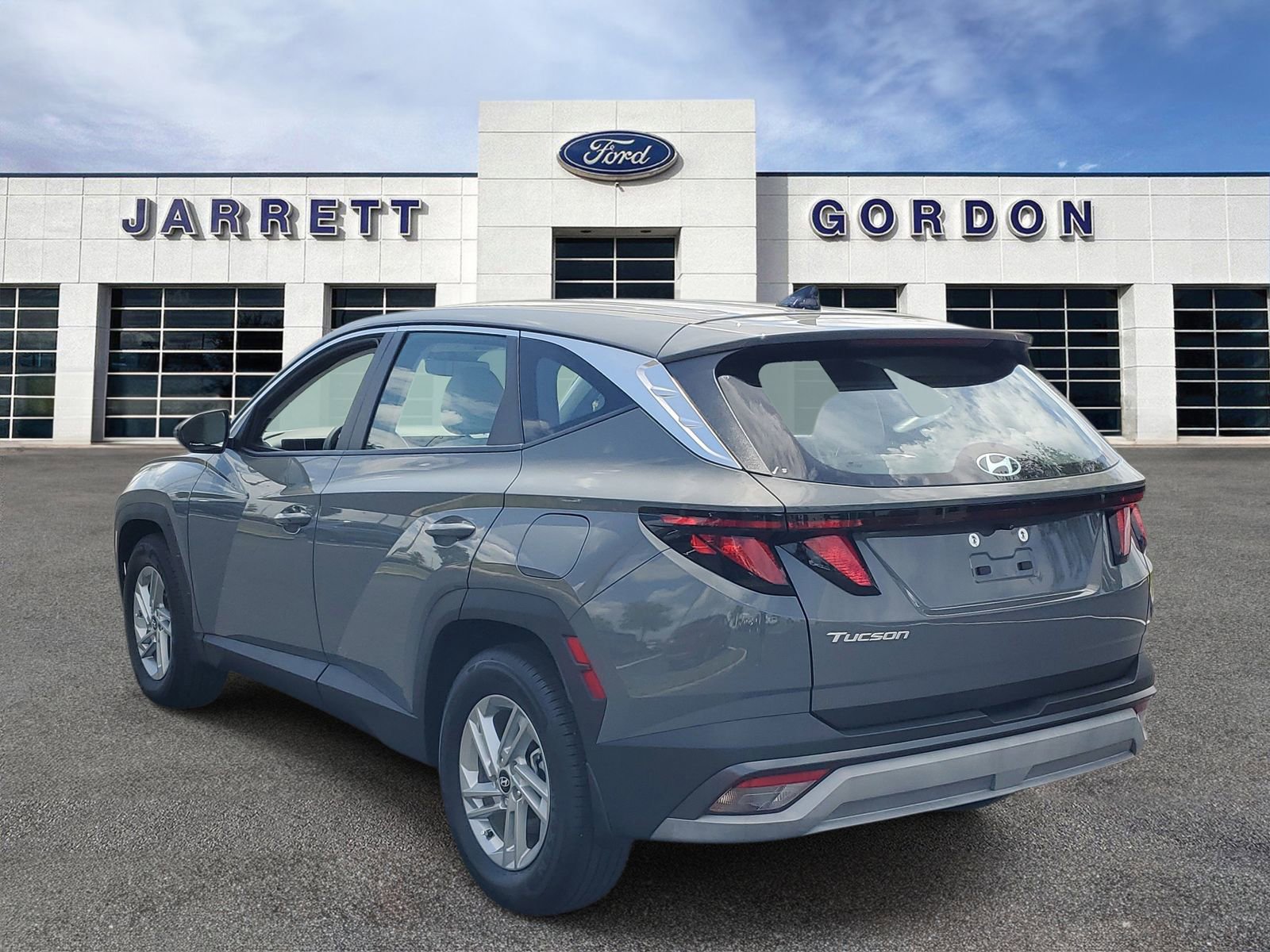 Used 2025 Hyundai Tucson SE FWD image 3