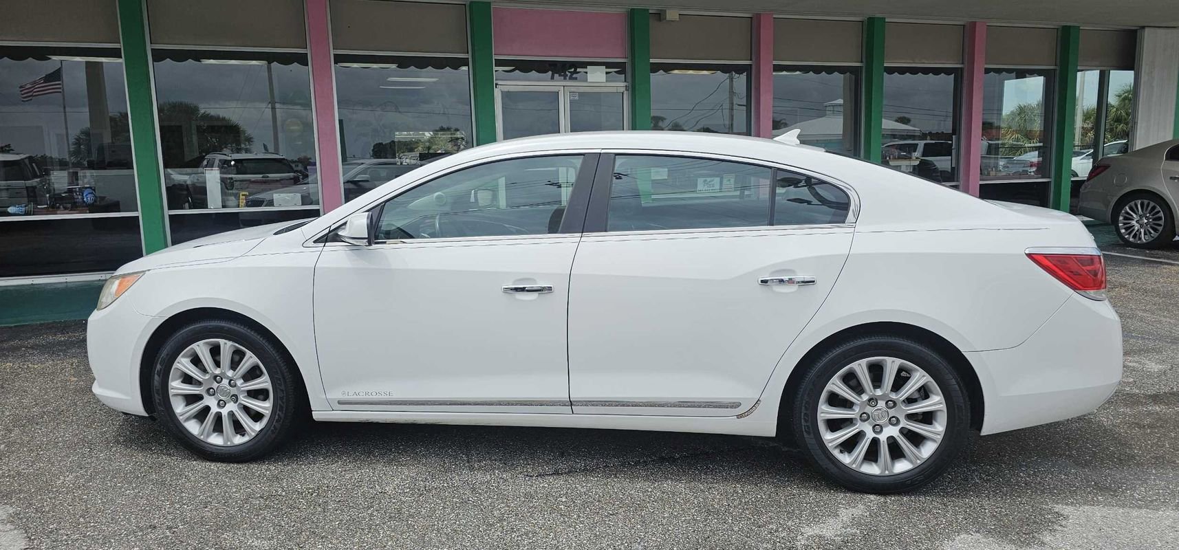 Used 2013 Buick LaCrosse Leather FWD image 2
