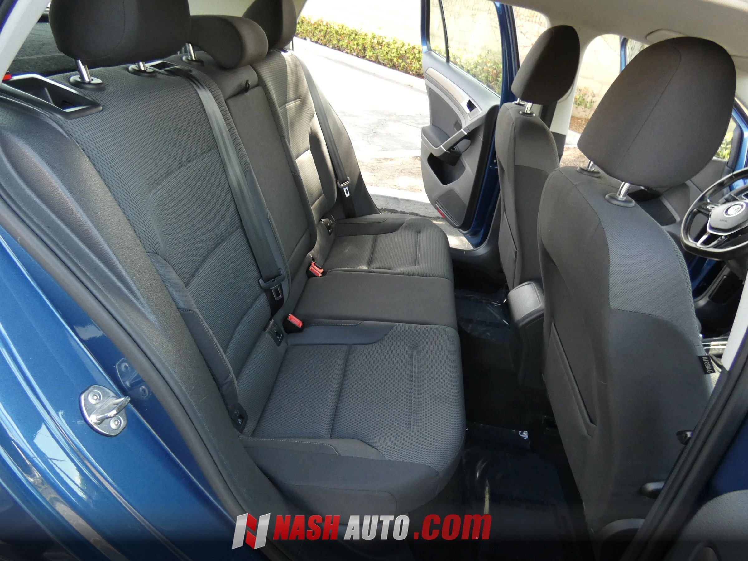 Used 2018 Volkswagen Golf S FWD image 39